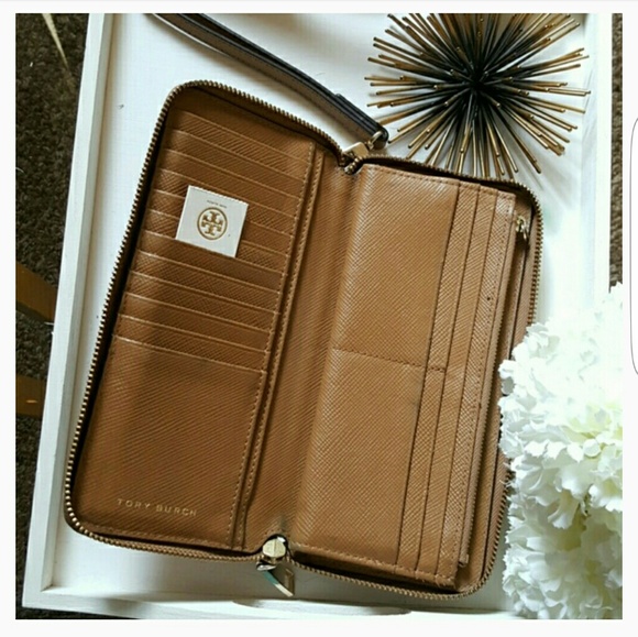 authentic tory burch wallet - Picture 3 of 5